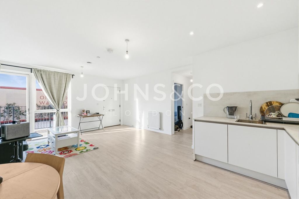 Property photo 1 of 8