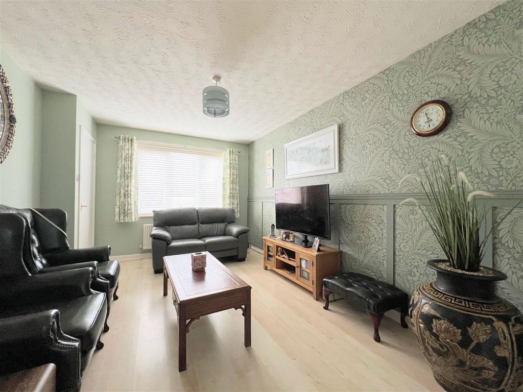 Property photo 3 of 15 085D5C0B-842C-4Ac4-B098-E85Ad89A2Dcb.Jpeg