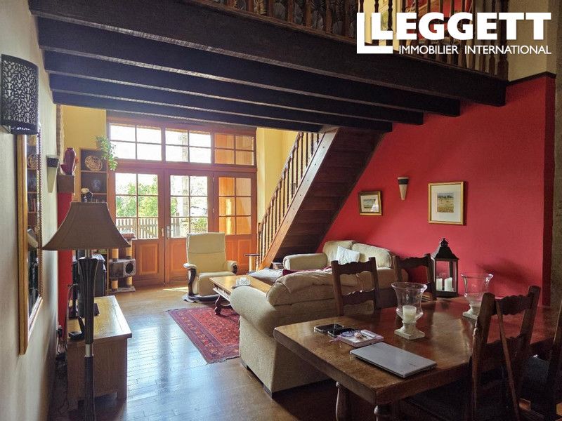 Property photo 2 of 10