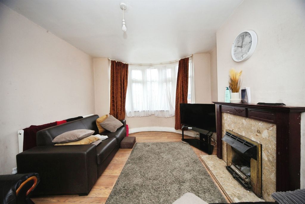 Property photo 3 of 16