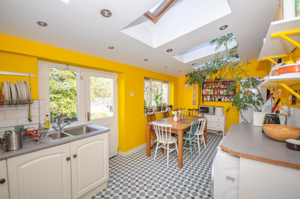 Property photo 3 of 28 Robertson Rd-55.Jpg