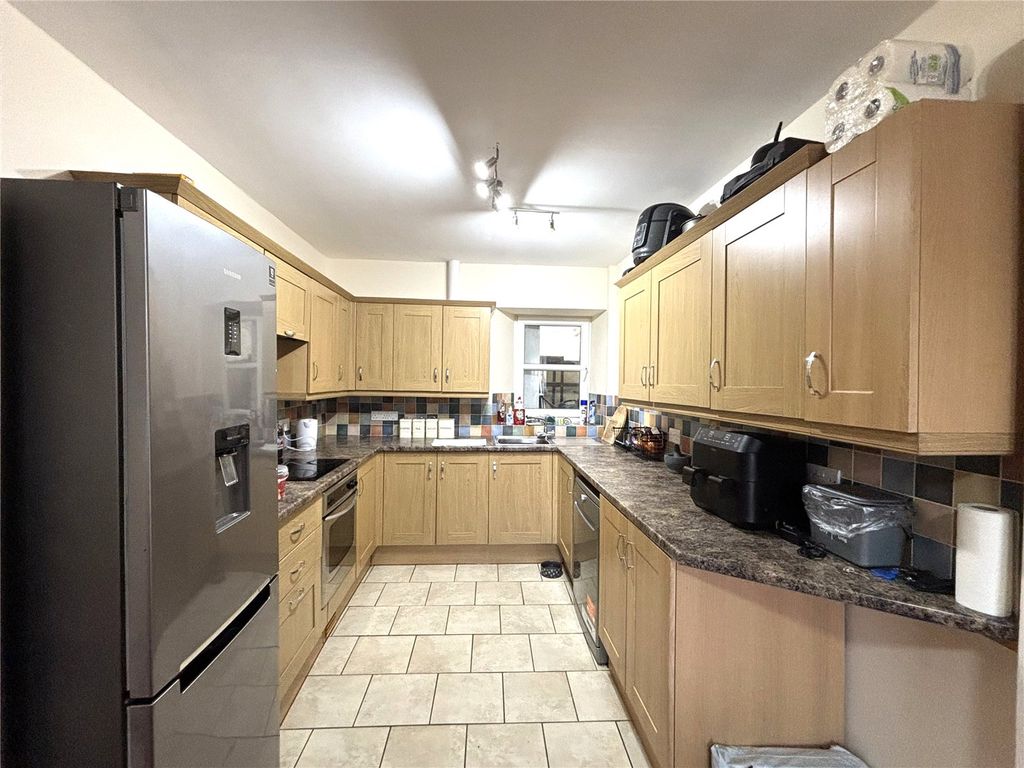 Property photo 2 of 19 Picture No. 06