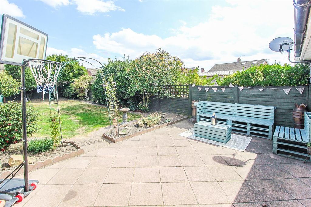 Property photo 3 of 12