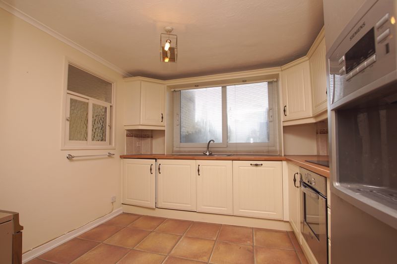 Property photo 3 of 13 Kitchen