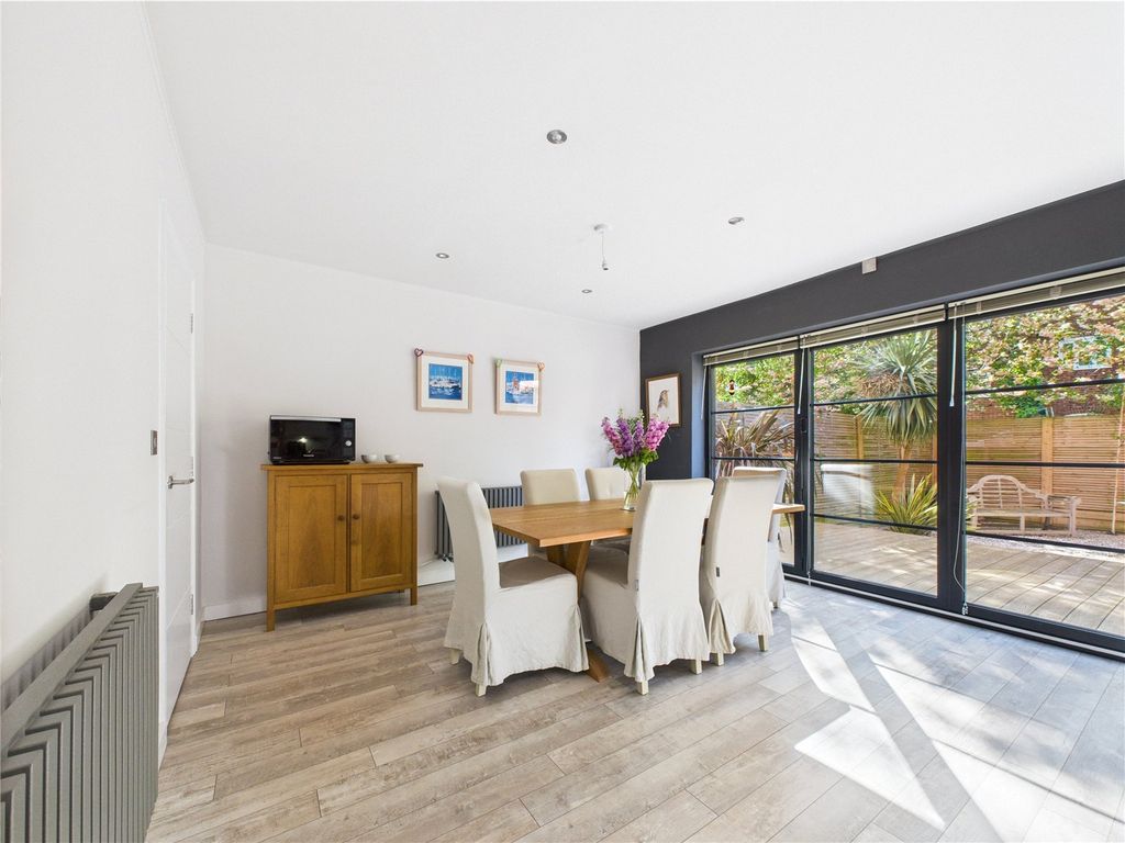 Property photo 3 of 16 3 - Picture No. 29