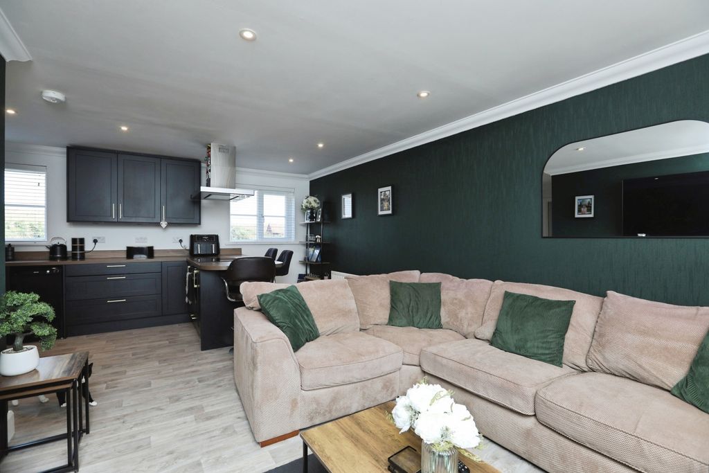 Property photo 2 of 19 Pbox-Img.Jpg