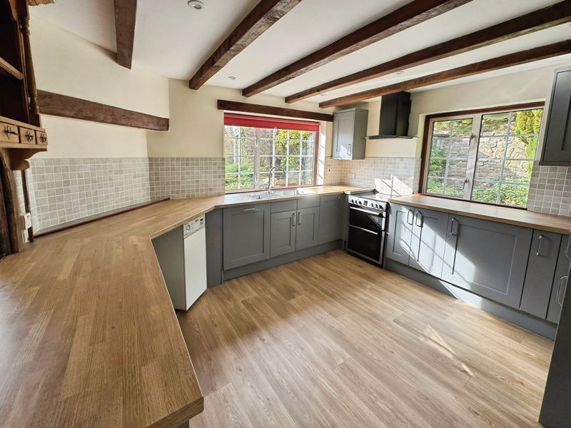 Property photo 2 of 12 Photo 8