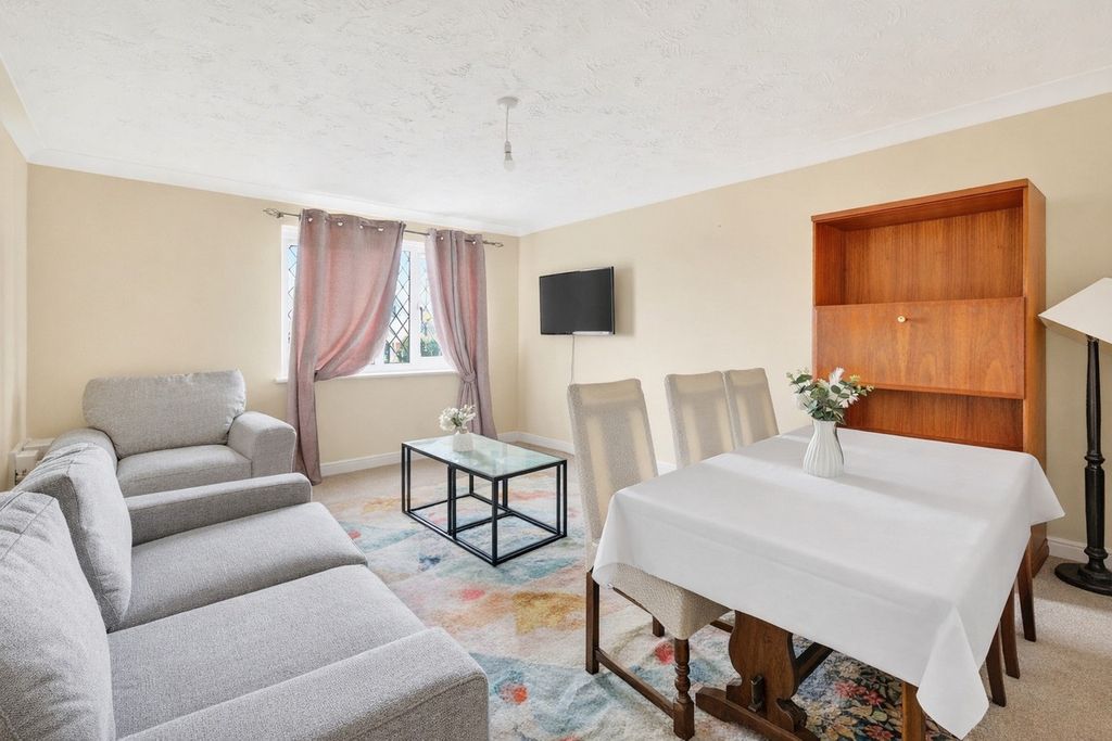 Property photo 2 of 6