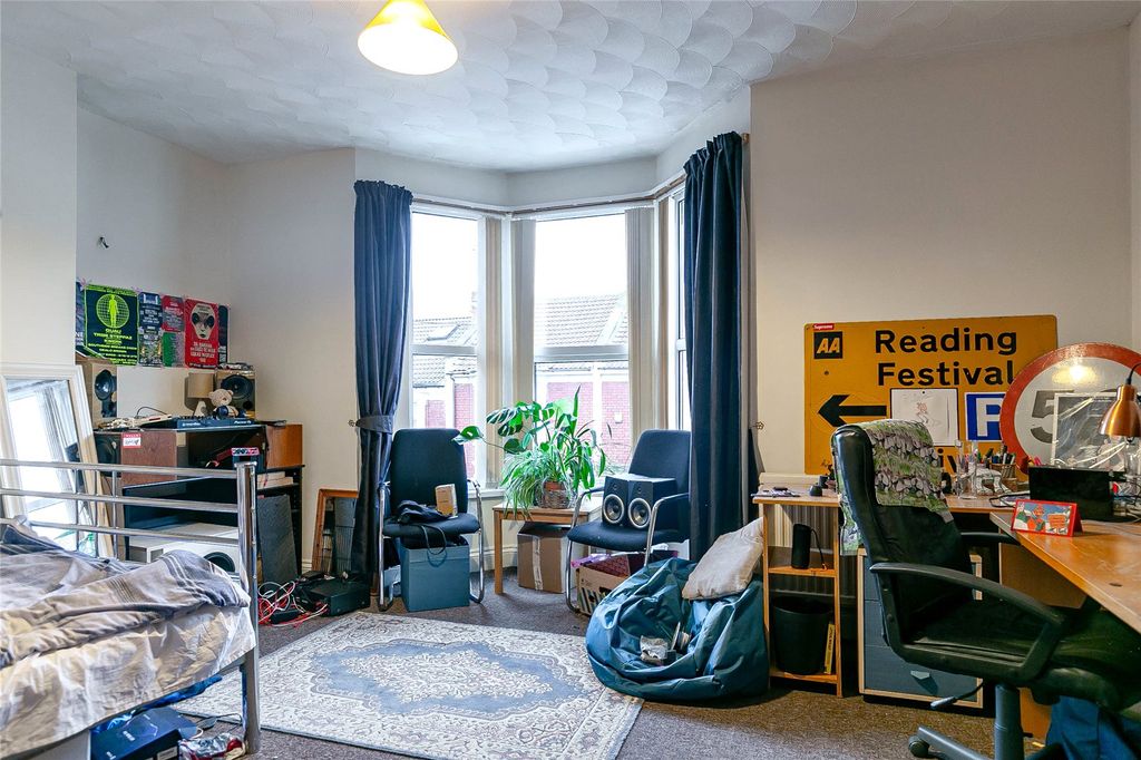 Property photo 2 of 15 Picture No. 28