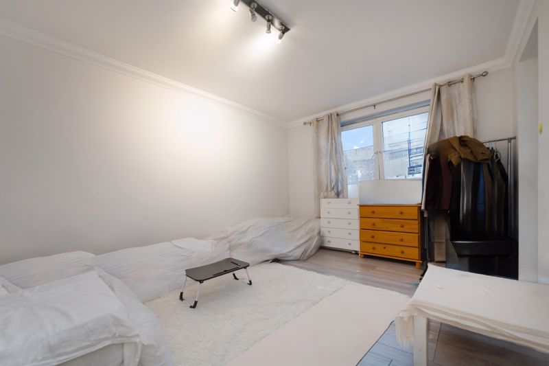 Property photo 1 of 11 Photo 7