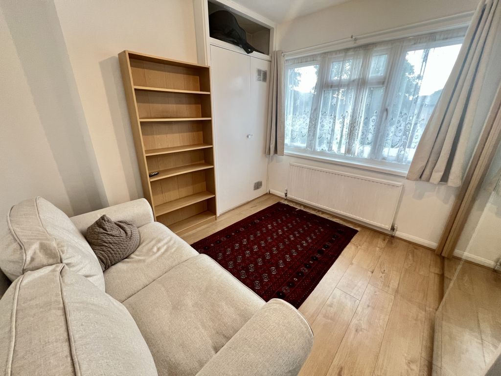 Property photo 1 of 4