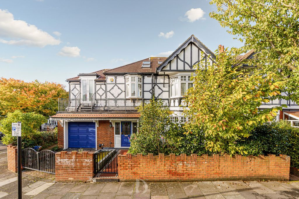 Property photo 1 of 8