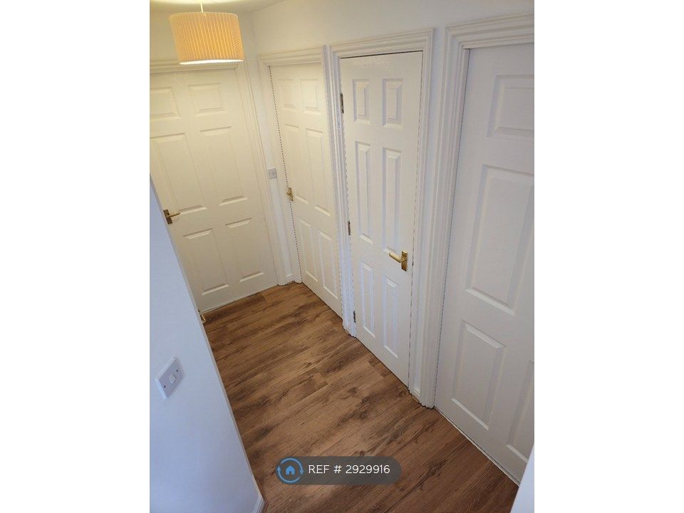 Property photo 3 of 12 Hallway