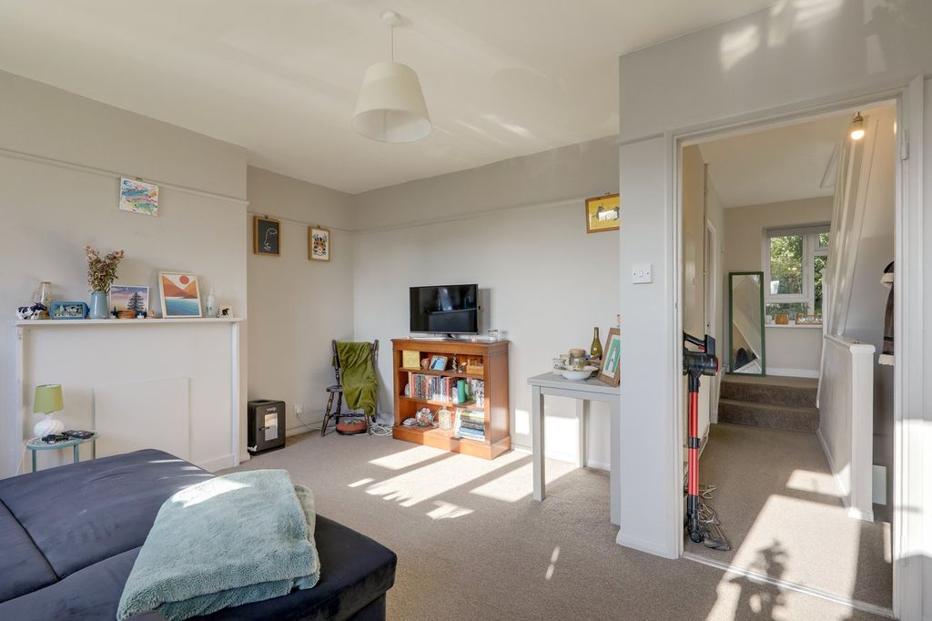 Property photo 3 of 9