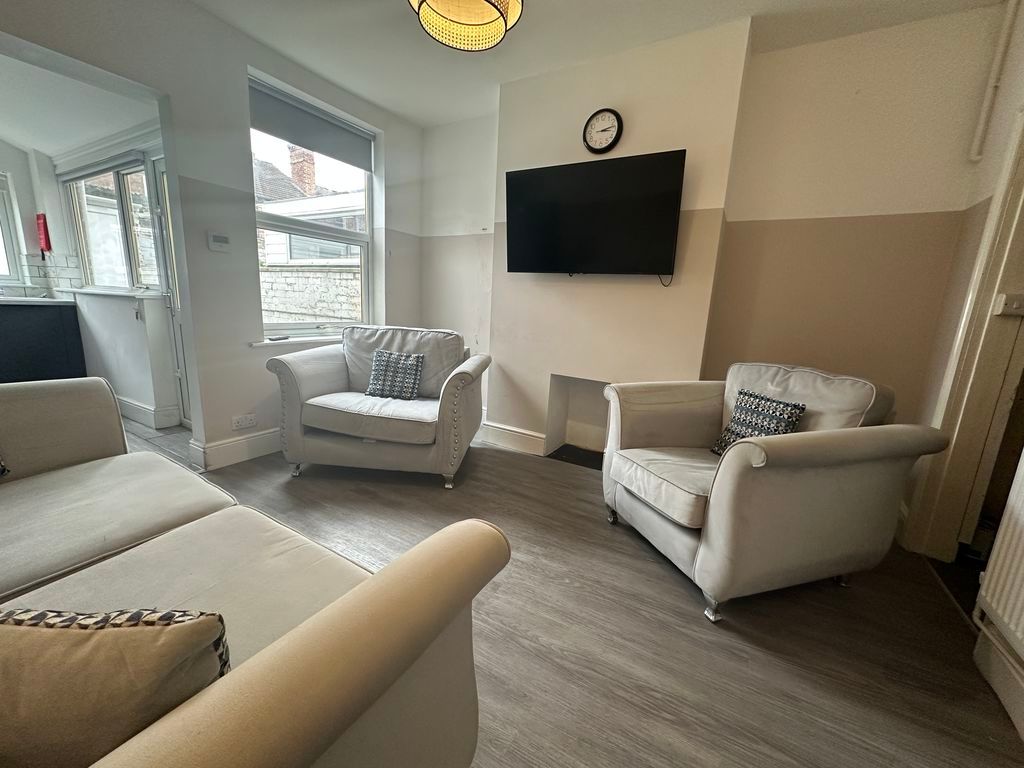 Property photo 3 of 20 Photo 2