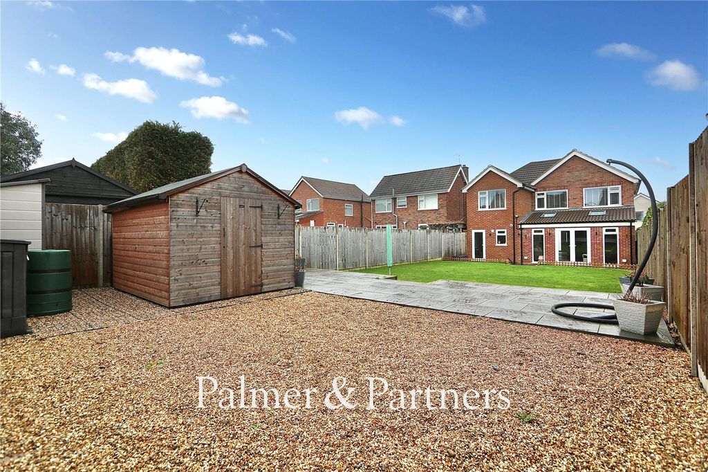 Property photo 2 of 38 Picture No. 09