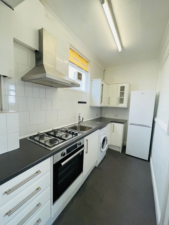 Property photo 3 of 8 4836172