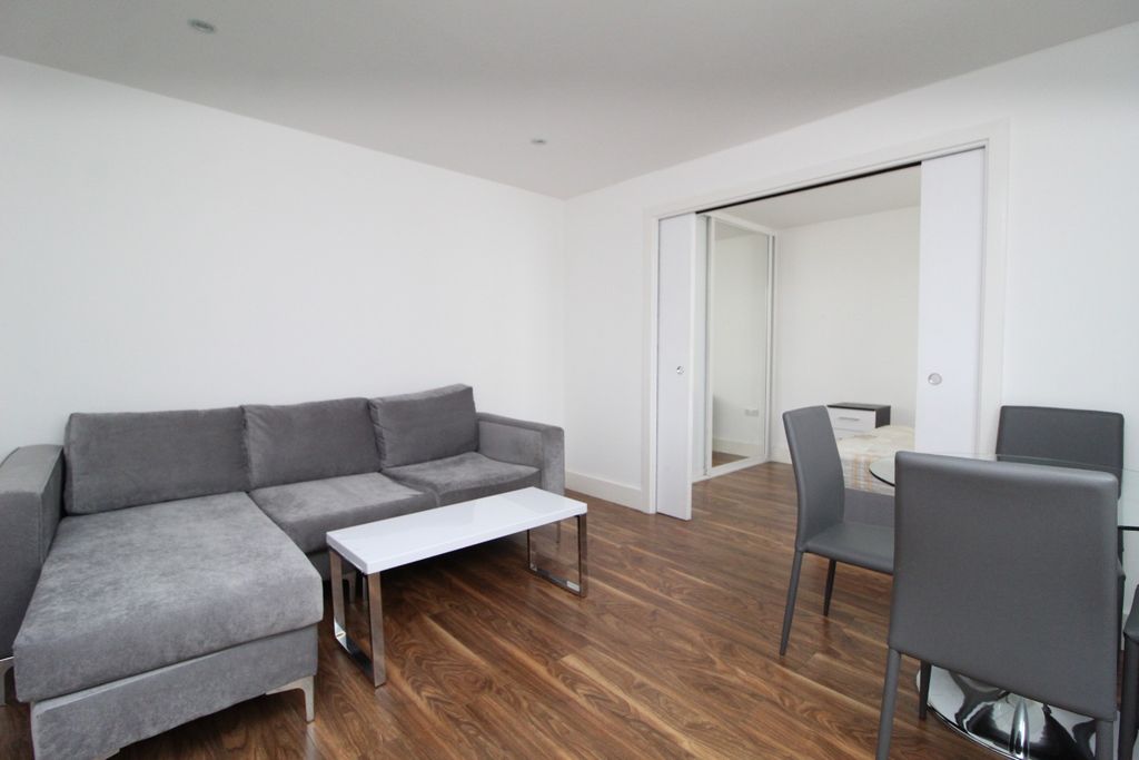 Property photo 3 of 6 1028804