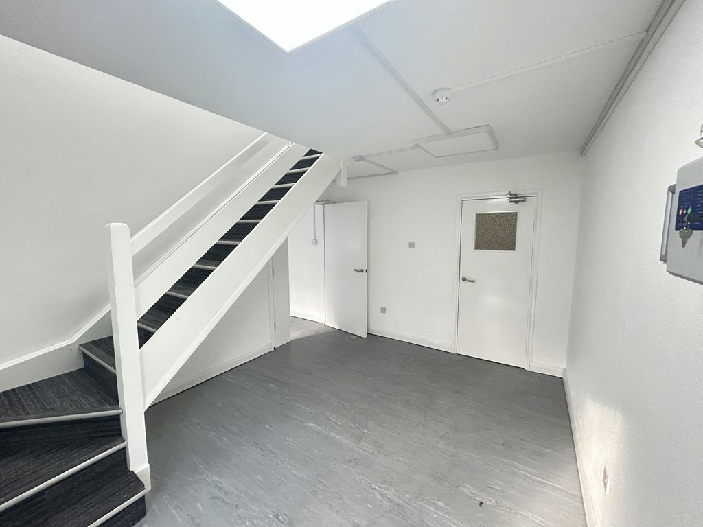 Property photo 2 of 7 Img_2306.Jpg