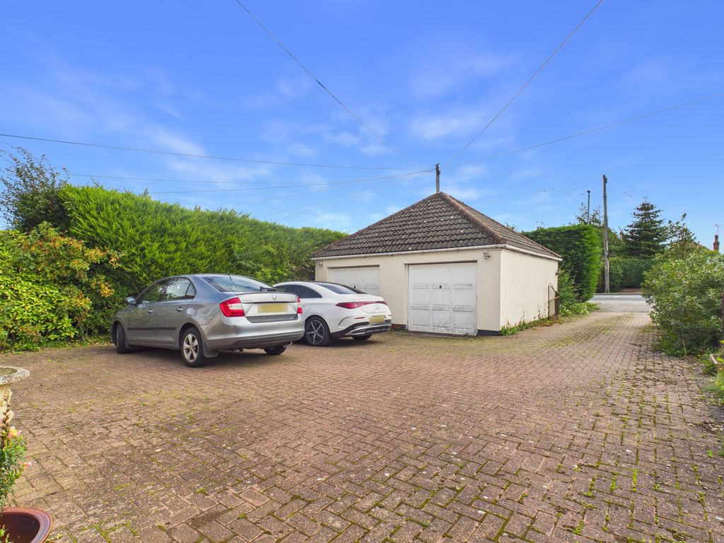 Property photo 2 of 23