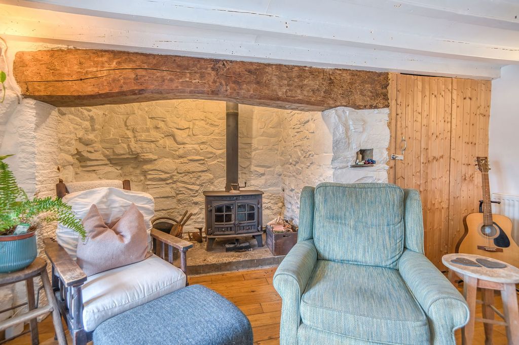 Property photo 3 of 21