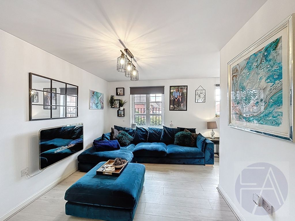 Property photo 3 of 14 4559535