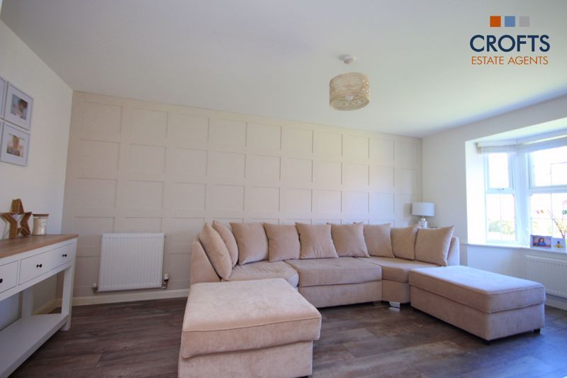 Property photo 2 of 17 Lounge