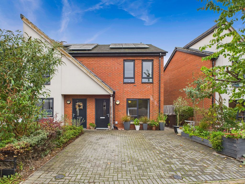 Property photo 1 of 21 Front