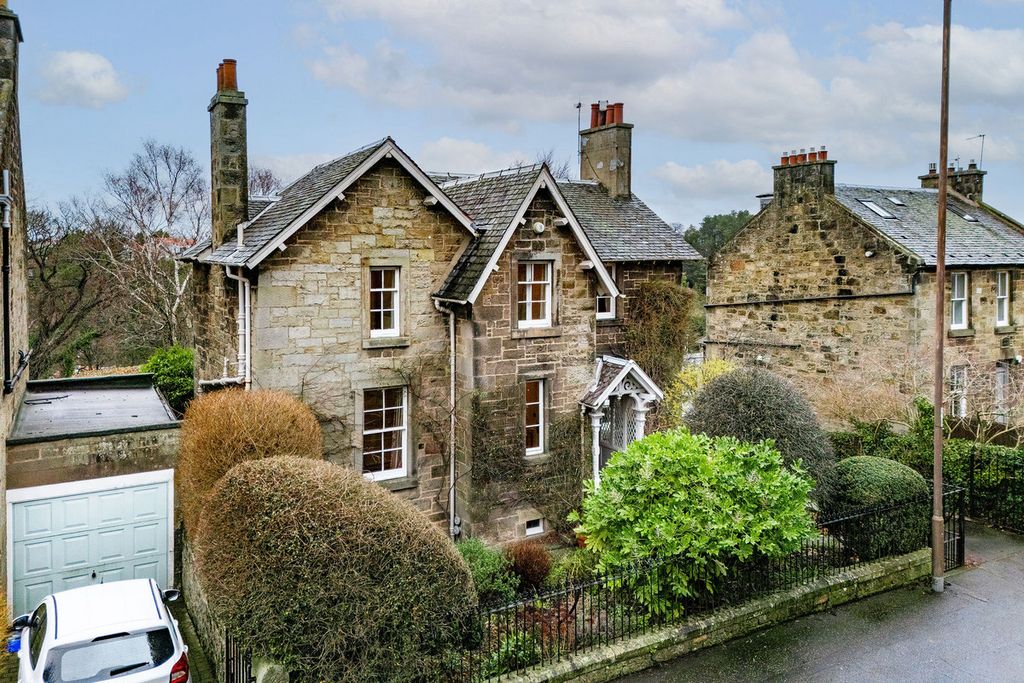 Property photo 1 of 47