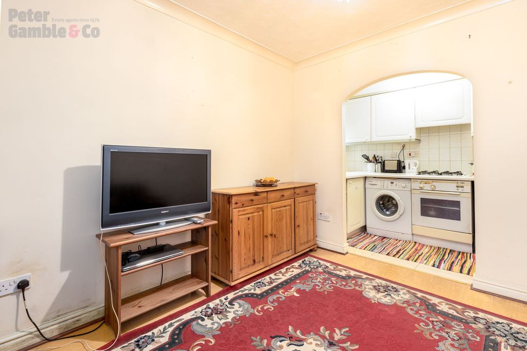 Property photo 3 of 8