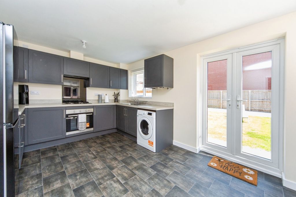 Property photo 3 of 14 Pbox-Img.Jpg
