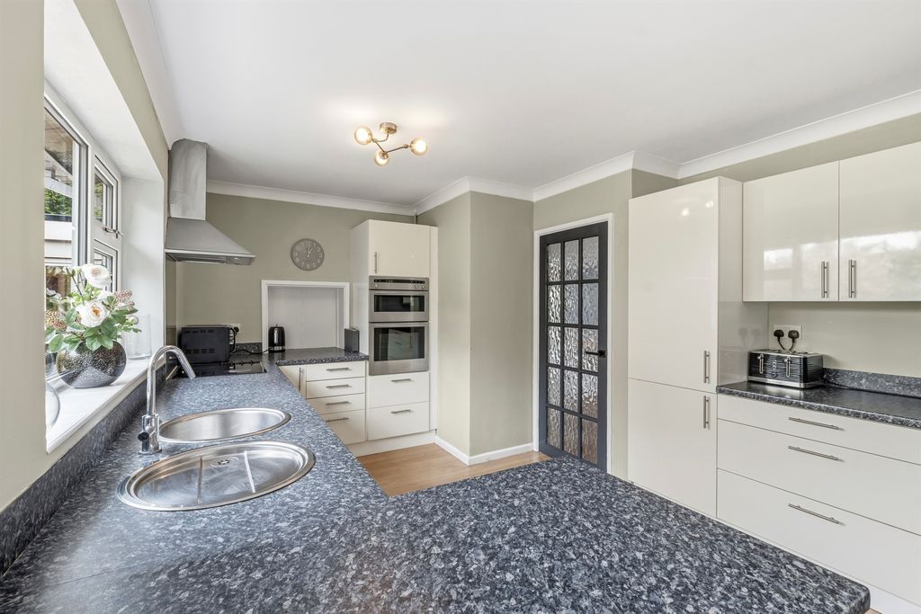 Property photo 3 of 21