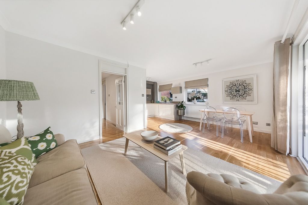 Property photo 3 of 10 4463874