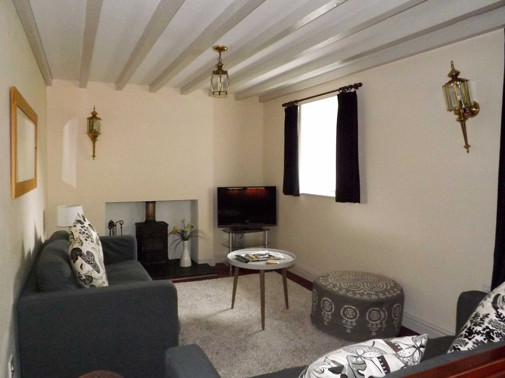 Property photo 3 of 10