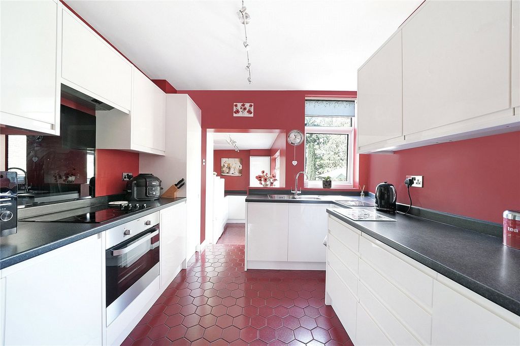 Property photo 3 of 21 Picture No. 22