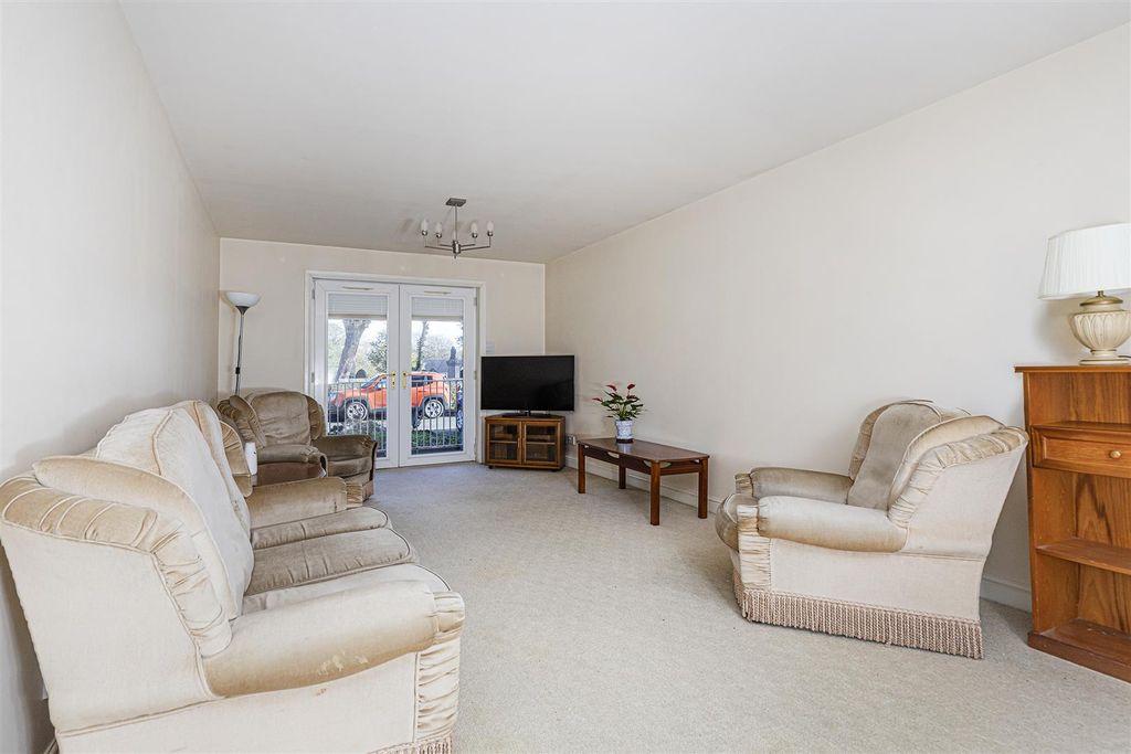 Property photo 2 of 24 Living Room