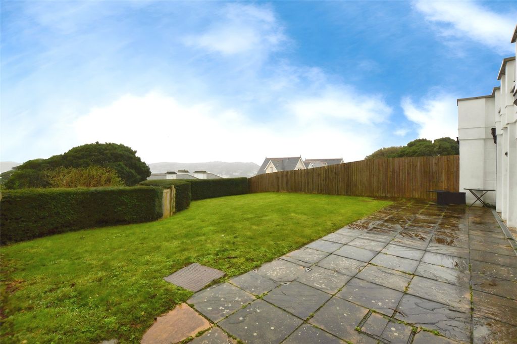 Property photo 2 of 17 Picture No. 35