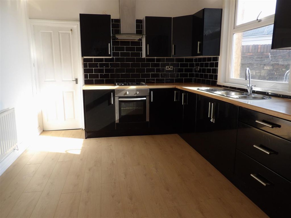 Property photo 1 of 20 Kitchen