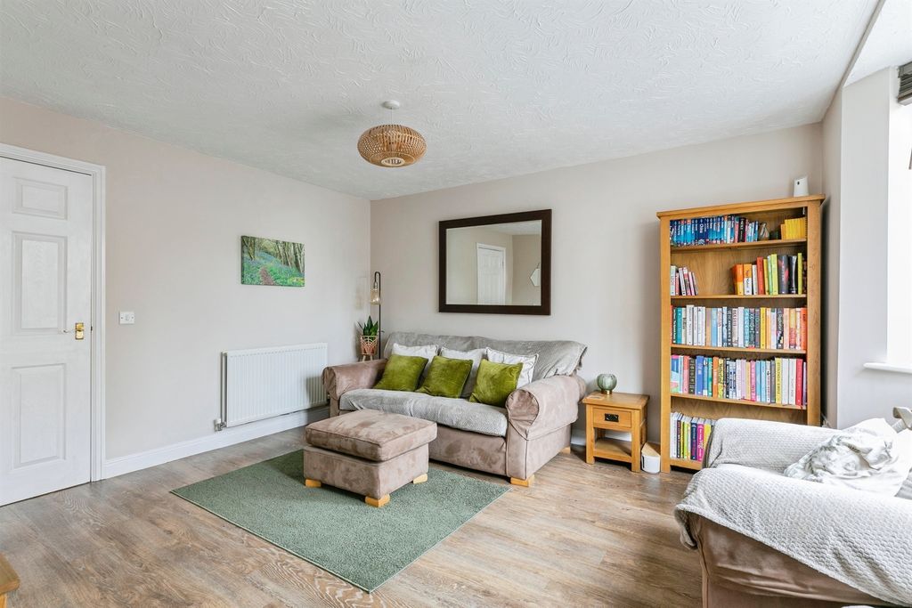 Property photo 3 of 15