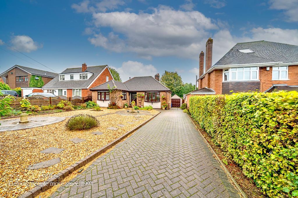 2 bed detached bungalow for saleOld Penkridge Road, Cannock WS11