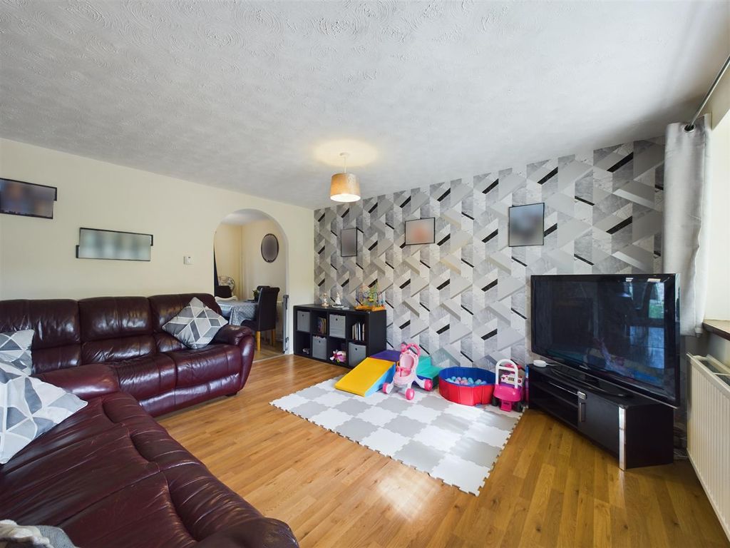 Property photo 2 of 13