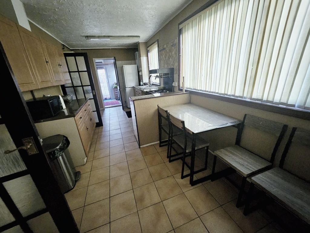 Property photo 3 of 16 Gallery
