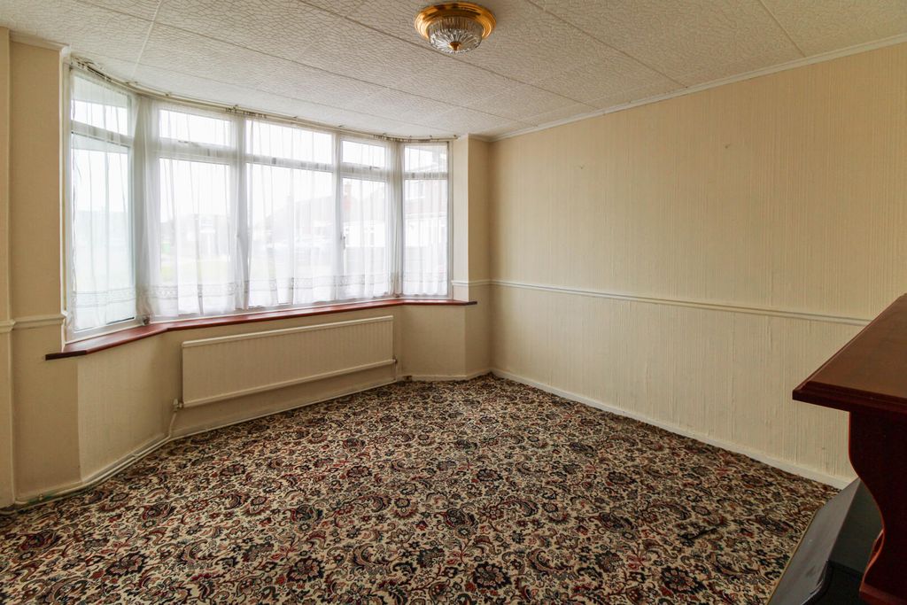 Property photo 3 of 17 Bedroom/Reception Room