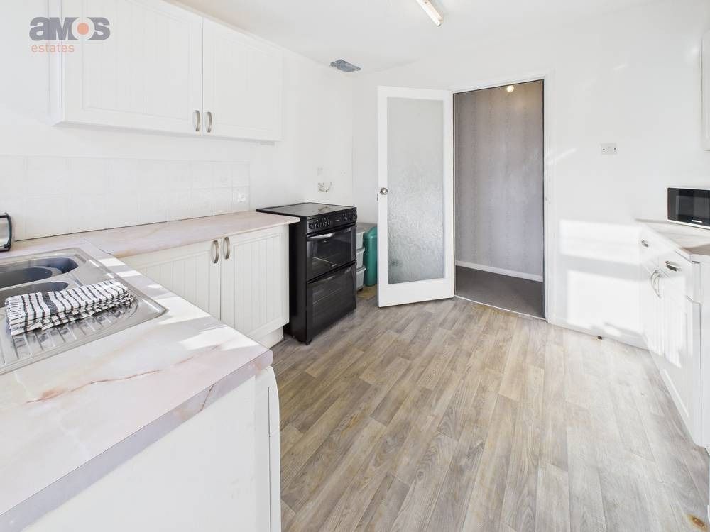 Property photo 3 of 17 4657344