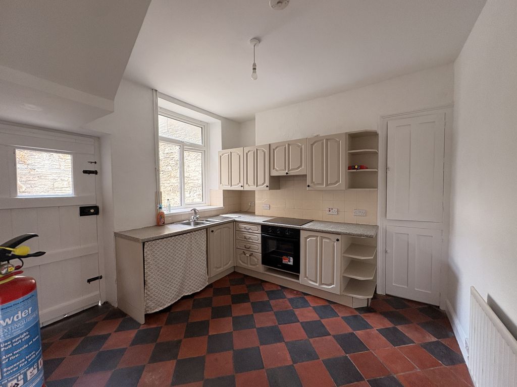 Property photo 3 of 7 Img 3829