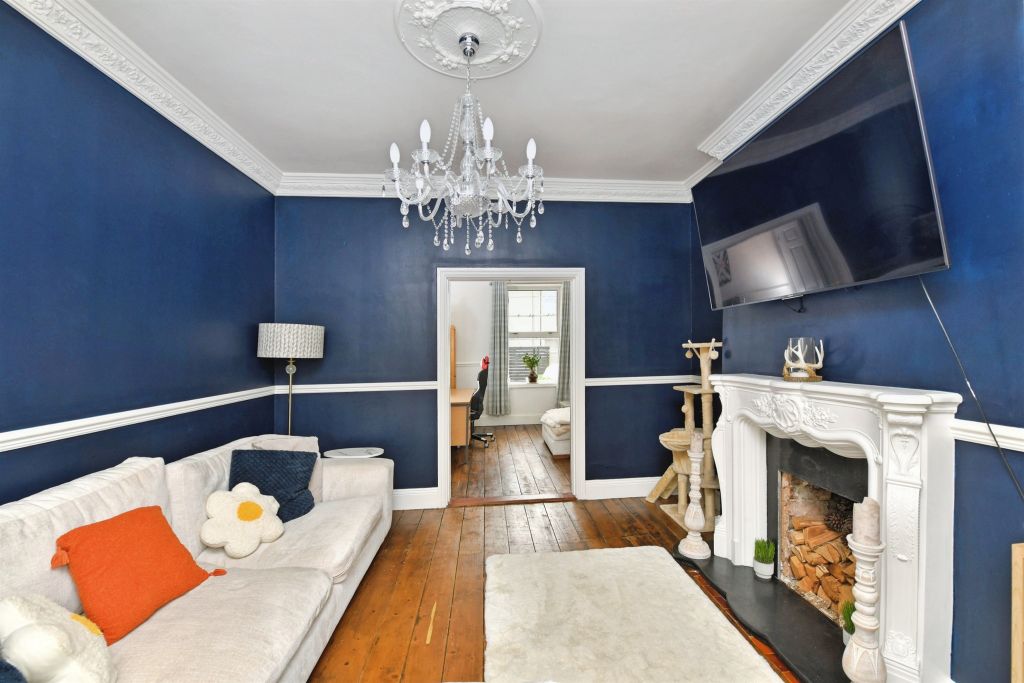 Property photo 2 of 17