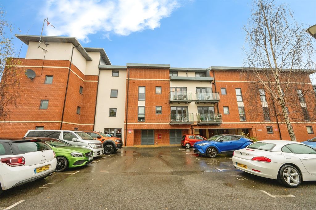 Property photo 1 of 15