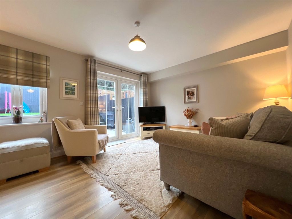 Property photo 2 of 14 Picture No. 15