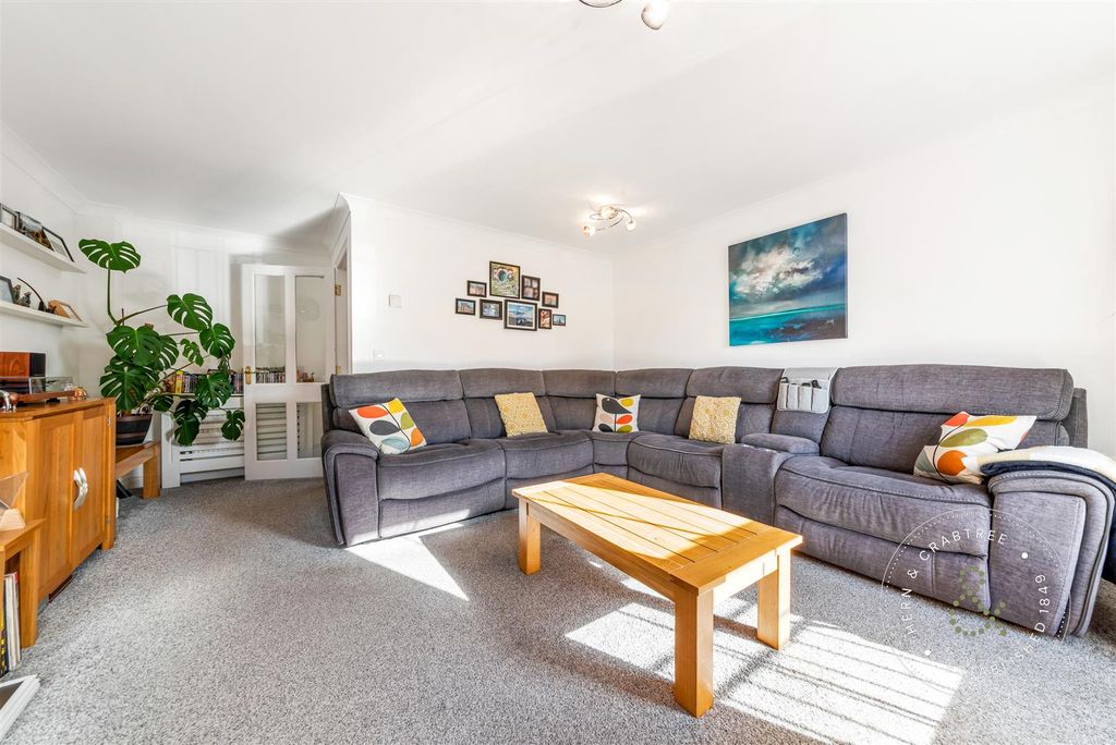 Property photo 3 of 32 Heol Dewi Sant, Heath (32).Jpg