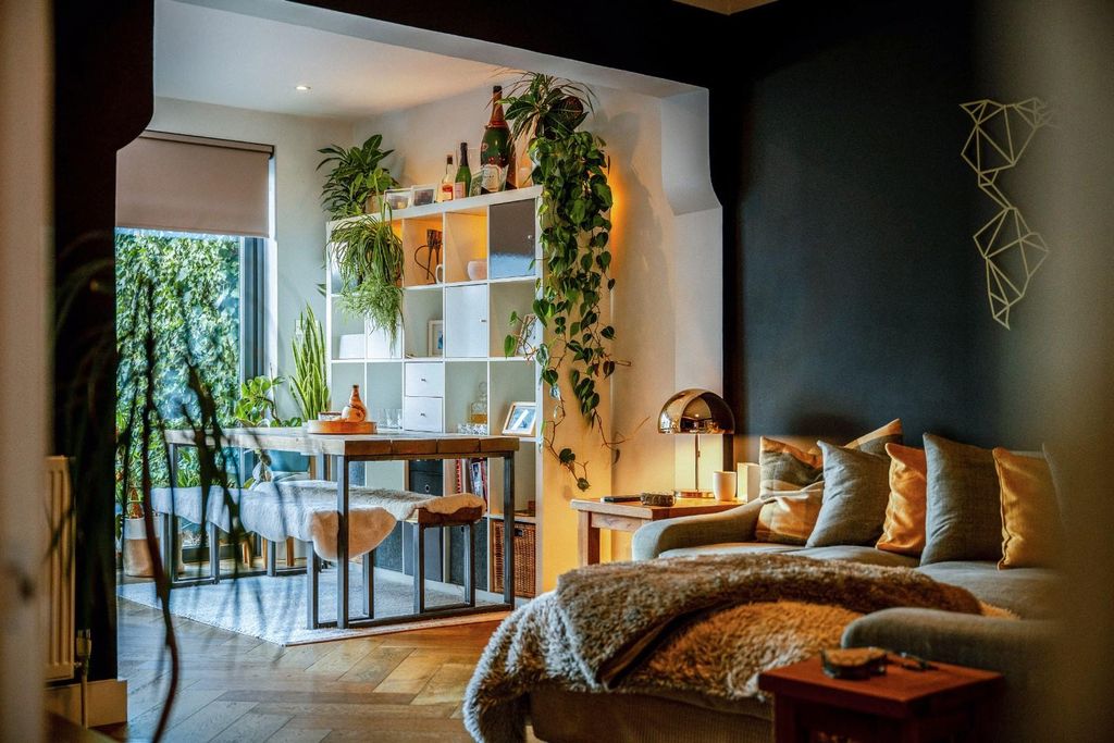 Property photo 2 of 22 Rutherwyke Close